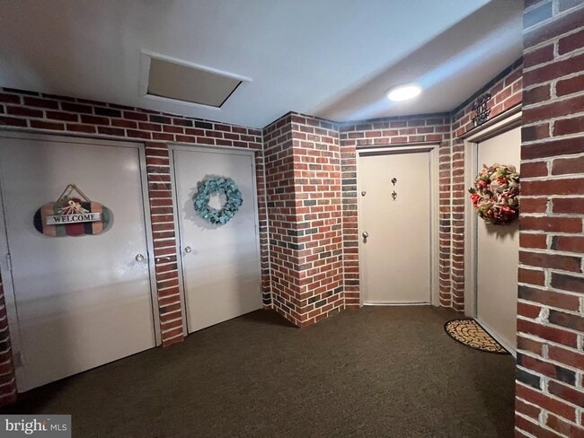 Photo - 17 Juliet Ln Unit 303