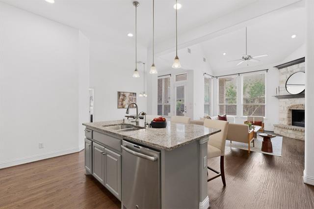 Photo - 604 Warwick Blvd