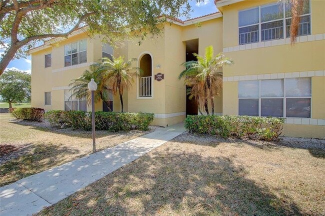 Building Photo - 643 Vista Isles Dr Rental