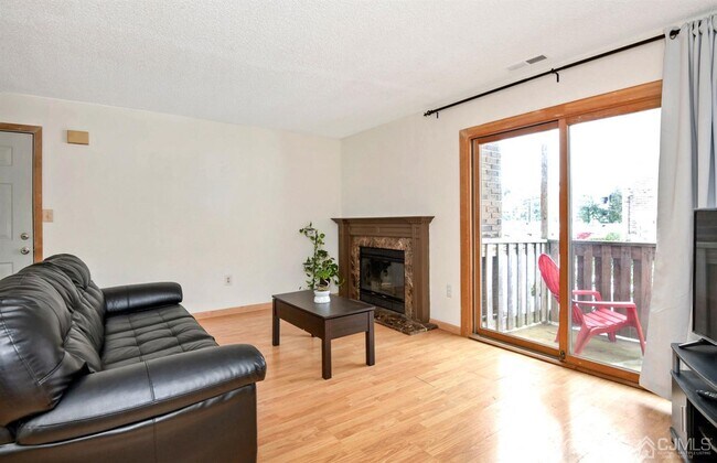 Photo - 1901 Ravens Crest Dr