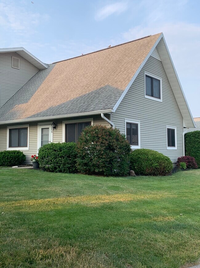 Photo - 490 Eastbrooke Ln Townhome