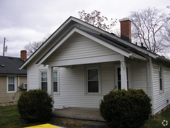 Building Photo - 822 Winona Ave Rental