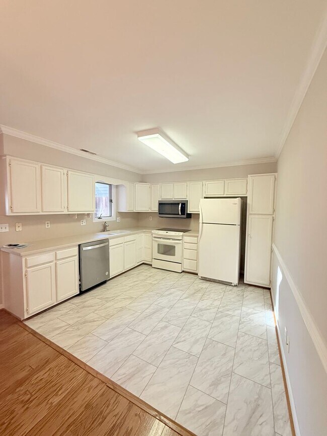 Photo - One Level 2 Bedroom, 2 Bath Condo in SW City