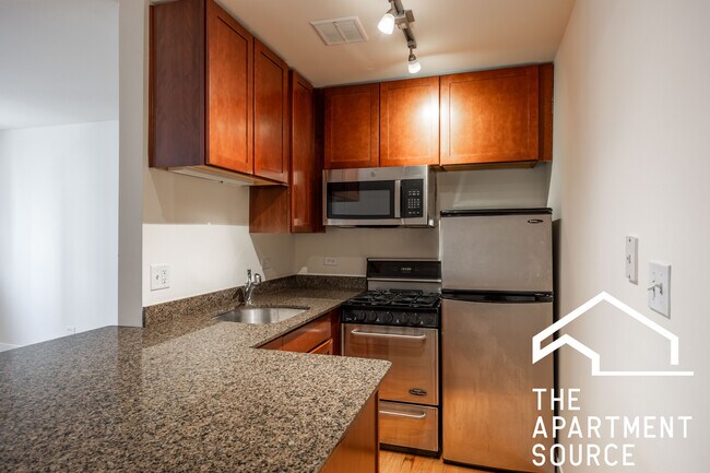 Photo - 628 W Wrightwood Ave Unit 305