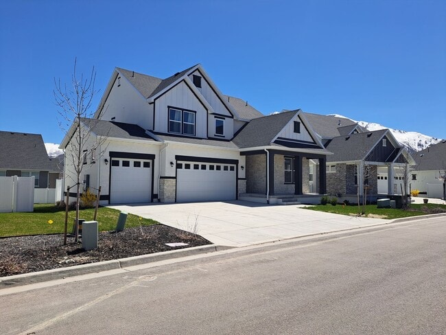 Building Photo - Trails and more at this Harvest Park Home in Mapleton!!
