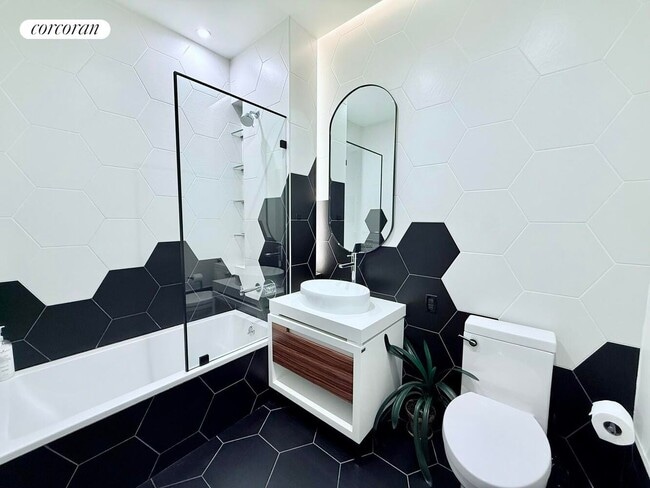 Photo - 10 Montieth St