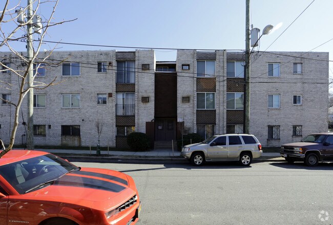 Photo - 201-225 36th St NE