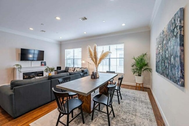 Photo - 2210 Mid Ln Unit 107