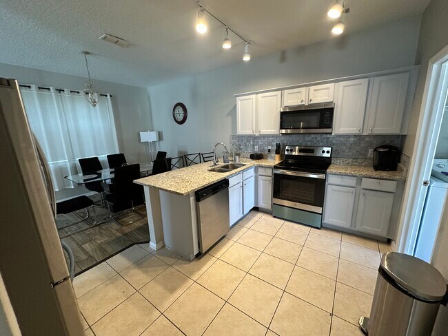 Photo - 1737 Royal Ridge Dr