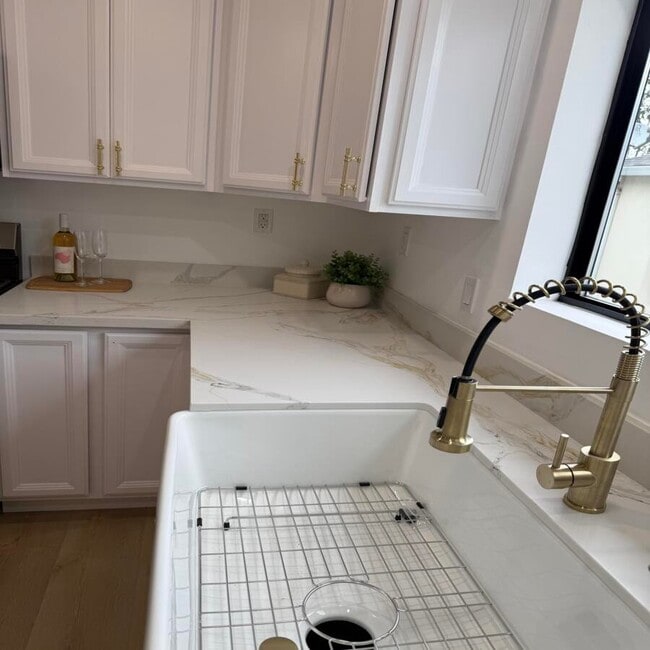 Photo - 300 Klamath St