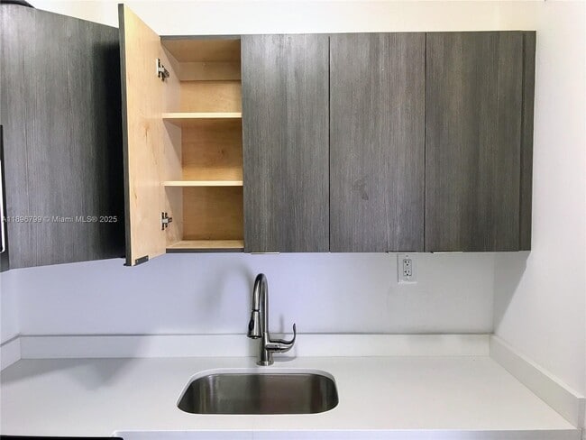 Photo - 740 81st St Unidad 3