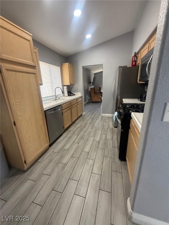 Building Photo - 745 Gullwing Ln