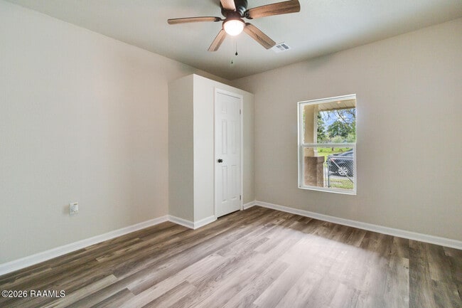 Photo - 110 4th St
