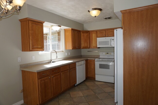 Photo - Quiet 5 Bedroom 3 Bath West Jordan Home