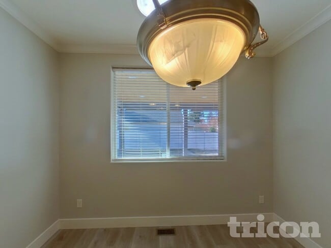 Photo - 7924 NE 20th St