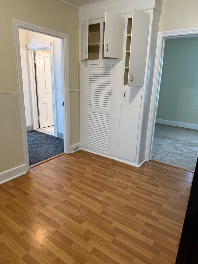 Photo - 1539 Brinckerhoff Ave