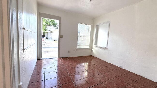 Photo - 305 Taylor Ave Unit 3