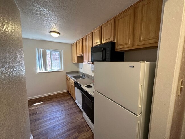 Photo - 955 16th St.