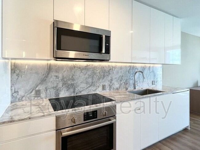 Photo - 987 Queen St Unit Apt 3909