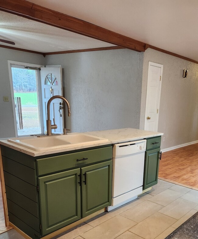 Photo - 1418 Johnson Rd