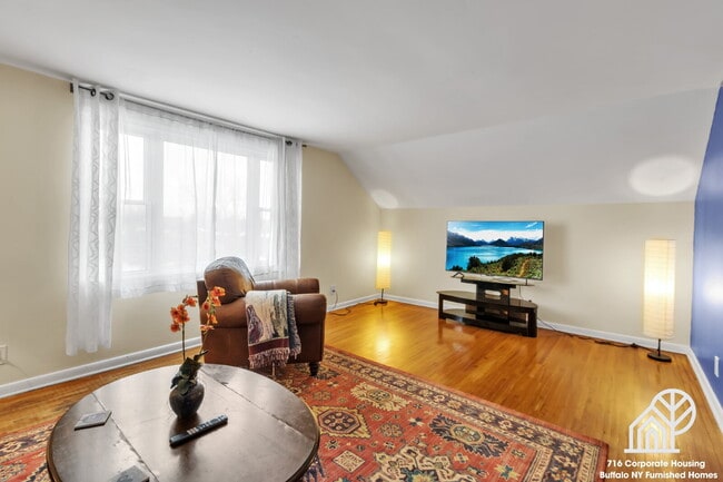Building Photo - Furnished 2-Bedroom Apartment in Cheektowaga Unit 2