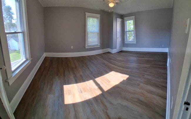 Livingroom - 245 E Ford Ave Unit B
