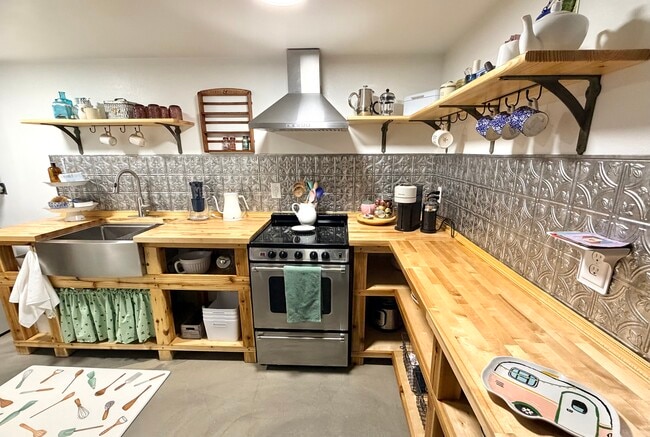 Photo - 701 Cedar St Unit Brambleburrow