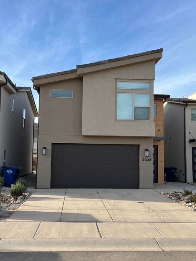 5924 Aragorn Ln