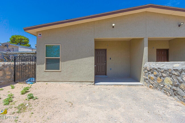 Photo - 8820 Norton St