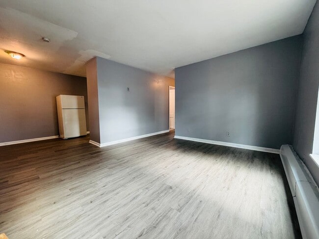 Building Photo - 421 Poplar Level Ct Unit 101