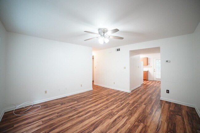 Photo - 2555 Chateau Ln Townhome