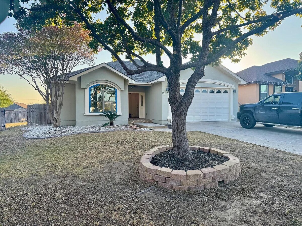 Photo - 104 Painted Rock