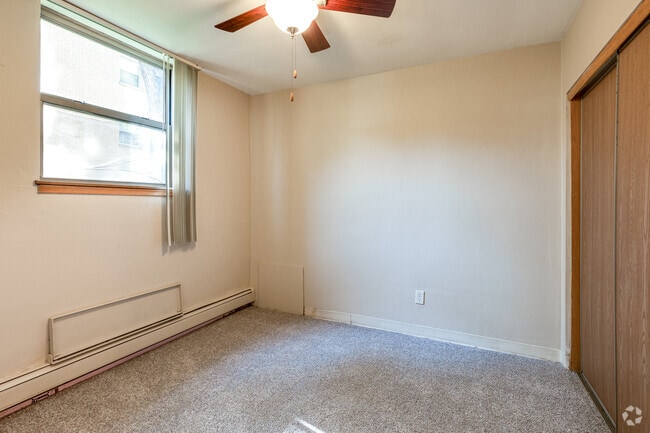 2BR, 1 BA - 725SF - Bedroom 2