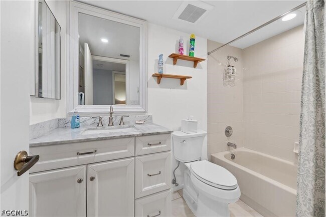 Photo - 5890 Trailwinds Dr Unit 522