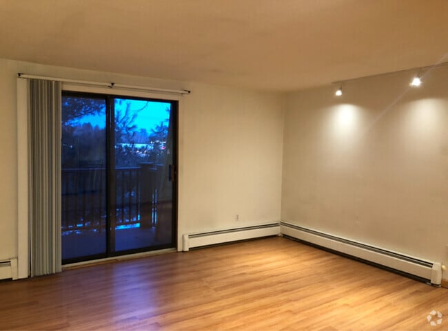 Building Photo - 11 Tiffany Rd Rental
