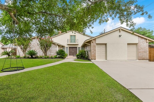 Photo - 8911 Birdwood Ct House