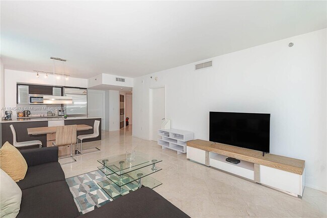 Building Photo - 55 SE 6th St Unit 1507 Rental