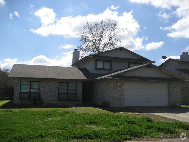 Building Photo - SPACIOUS HOME IN A QUIET NEIGHBORHOOD*NEIS...