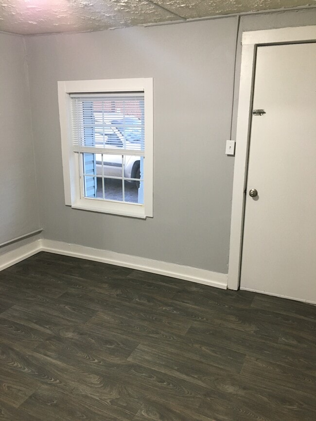 Photo - 5 E Pall Mall St