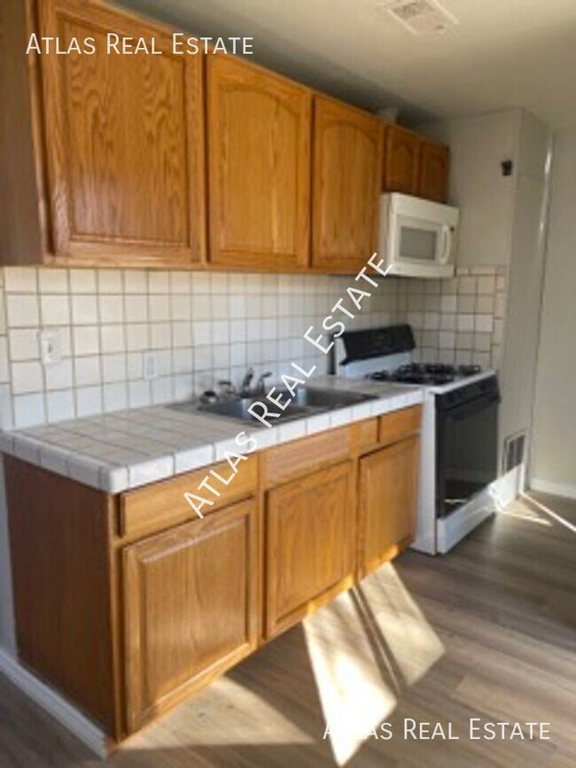1 bed, 1 Bath cozy apartment waiting for you! - 1 bed, 1 Bath cozy apartment waiting for you! Unit 3
