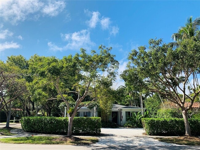 Building Photo - 4218 Braganza Ave