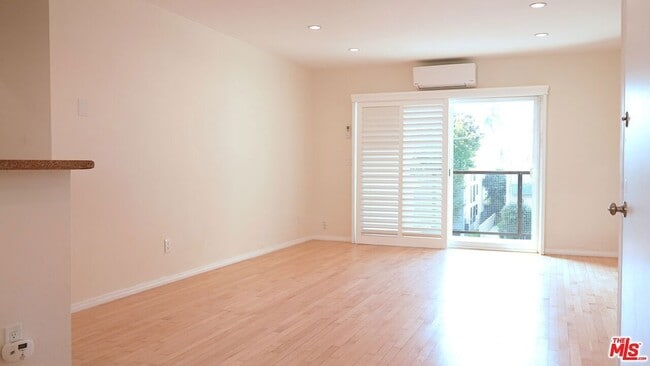 Photo - 9005 Cynthia St Unidad 414