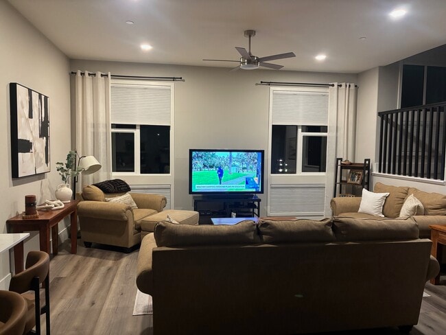 Espacio principal de estar (compartido) - 451 Dowitcher Walk