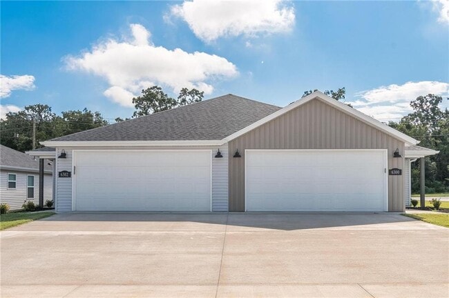 Photo - 6302 NW Kathleen St Townhome