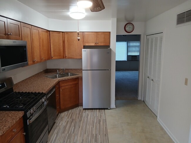 Photo - 211 N Bothwell St Unit 1A