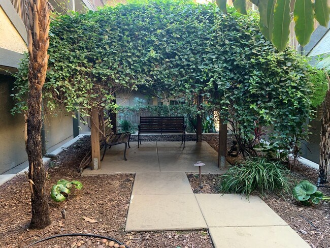 4521 55th St Unidad 22