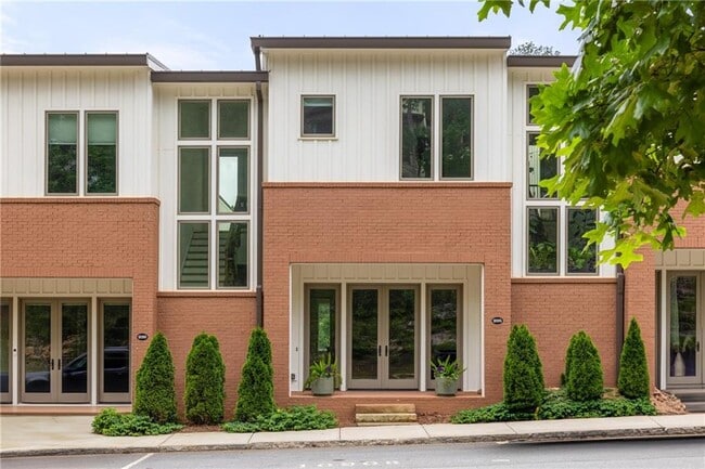 Building Photo - 10904 Serenbe Ln