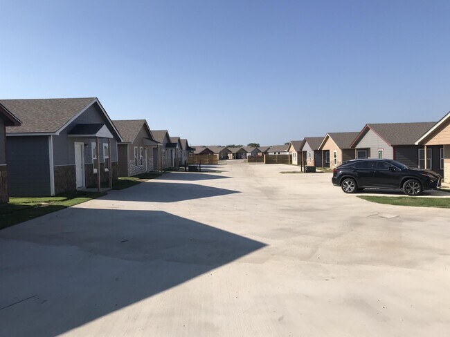 Photo - 9004 Hines Cir