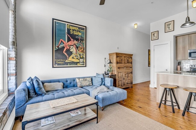 Photo - 219 West Broughton