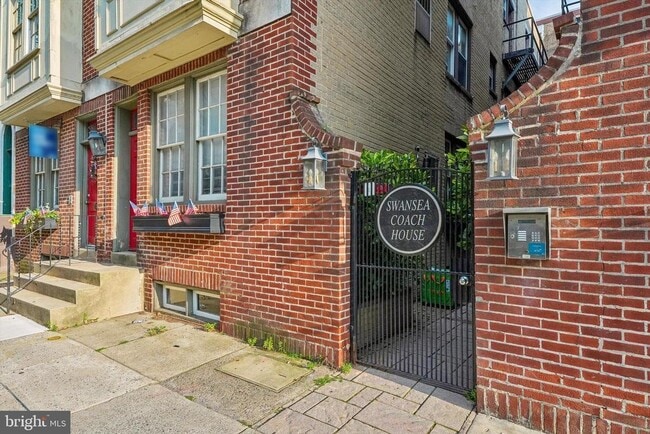 Building Photo - 336 Lombard St Unit 215